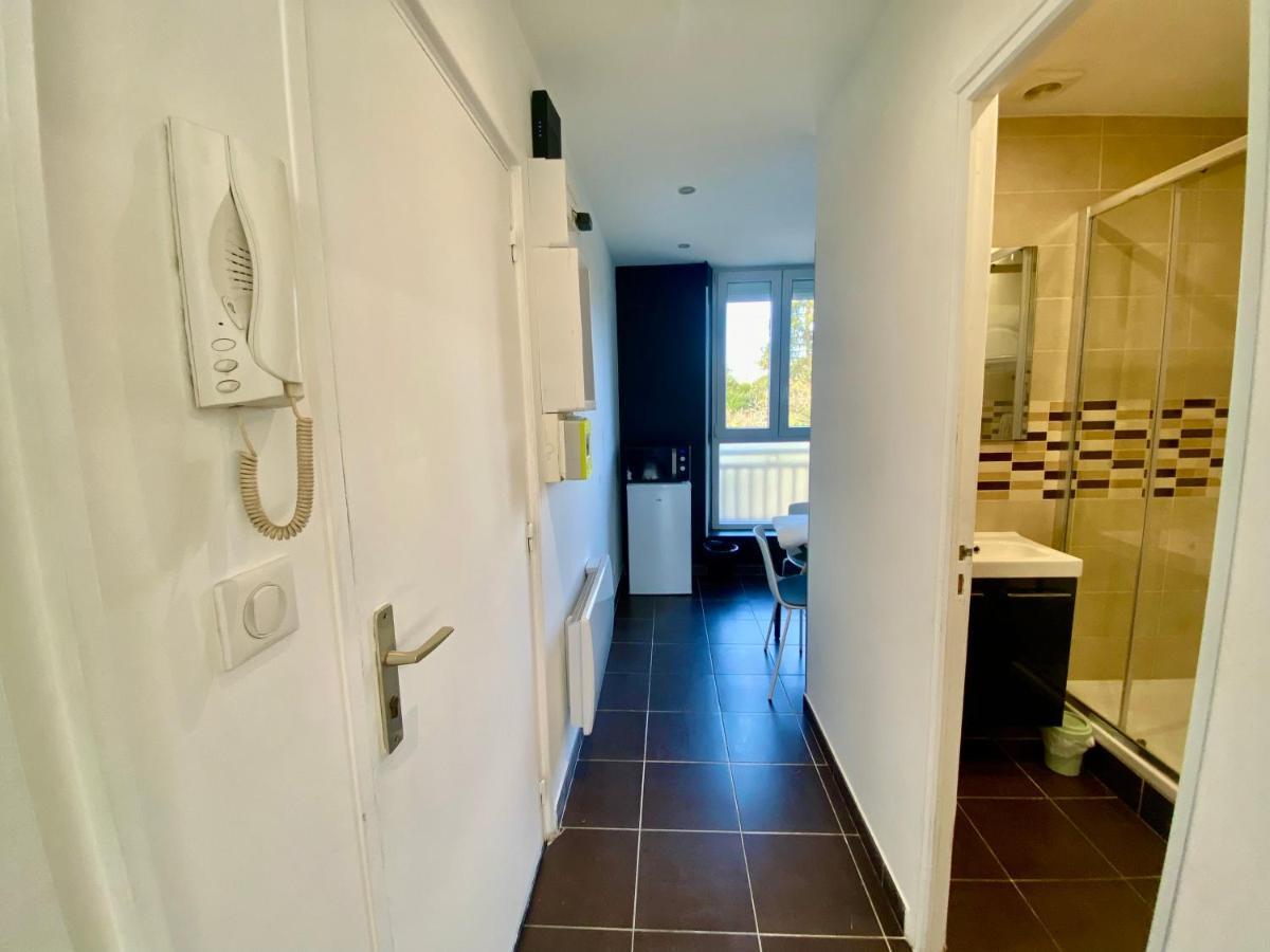Residence 4T - 33 Bis Avenue Gaston Chauvin Aulnay-sous-Bois Bagian luar foto