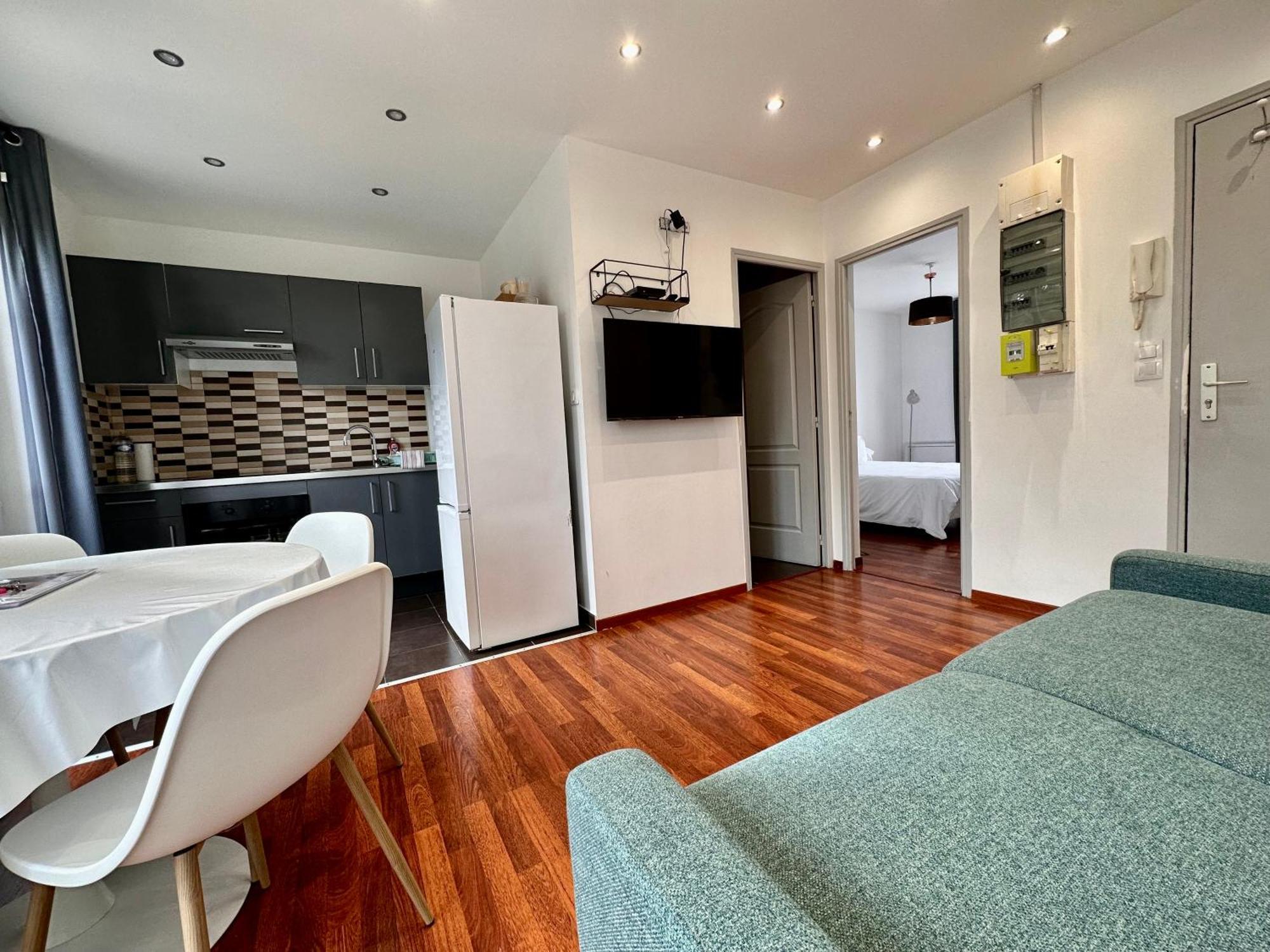 Residence 4T - 33 Bis Avenue Gaston Chauvin Aulnay-sous-Bois Bagian luar foto